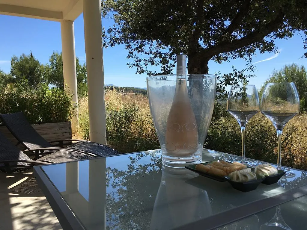 Villa Les Restanques Bandol 2*,